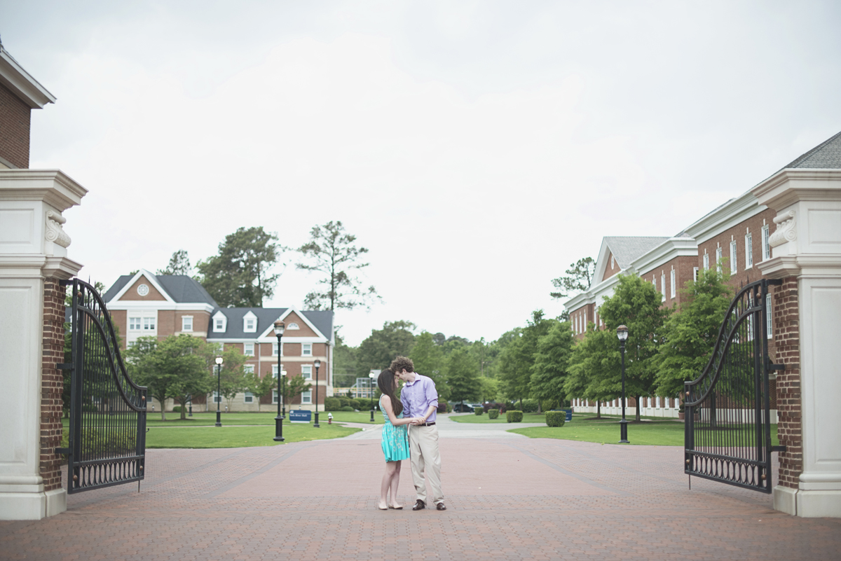 Christopher Newport Engagement Session | Rainy Spring Pastel Engagement Session