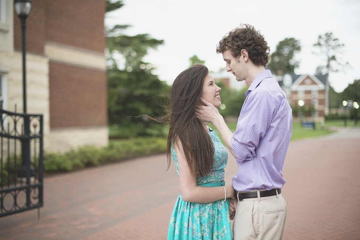 Christopher Newport Engagement Session | Rainy Spring Pastel Engagement Session