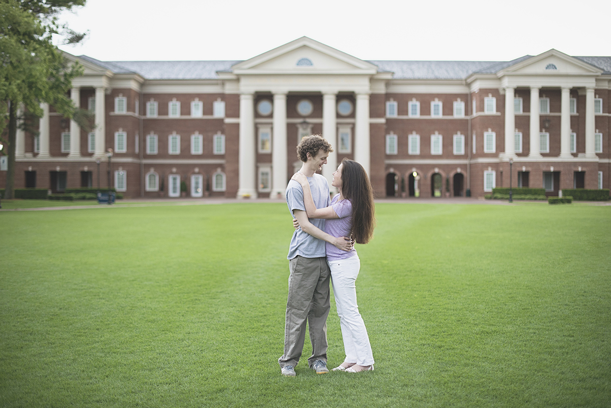 Christopher Newport Engagement Session | Rainy Spring Pastel Engagement Session