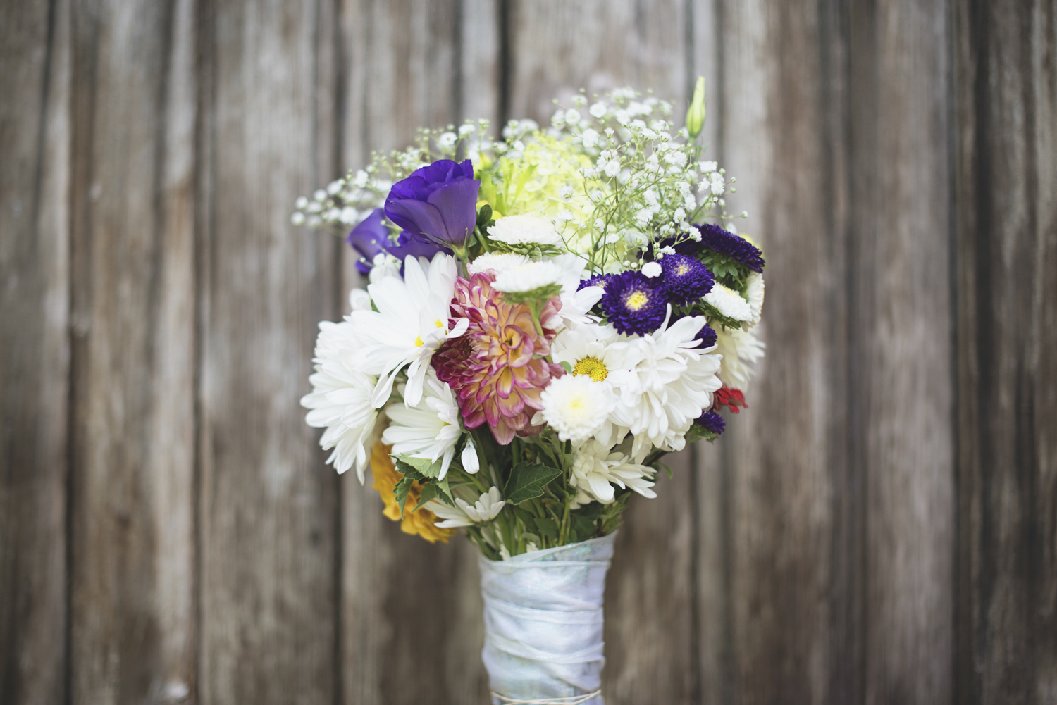 How to Choose the Perfect Summer Wedding Flowers