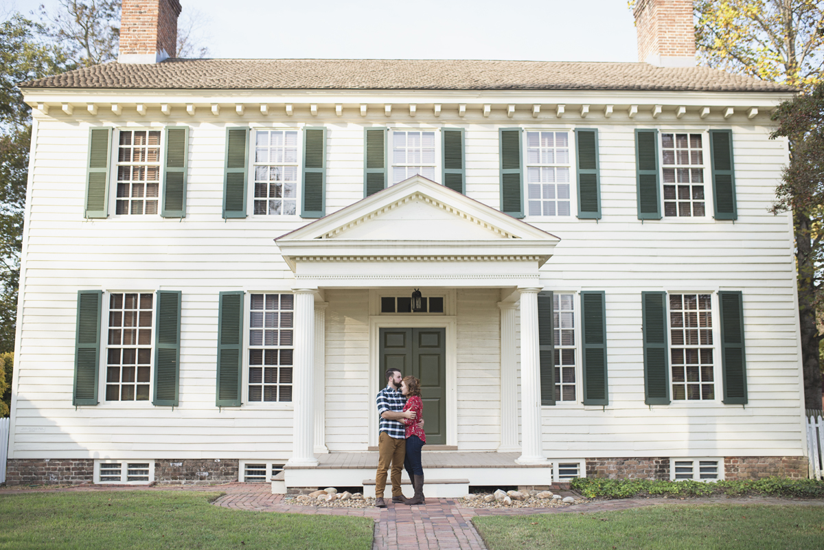 Colonial Williamsburg Fall Engagement Session