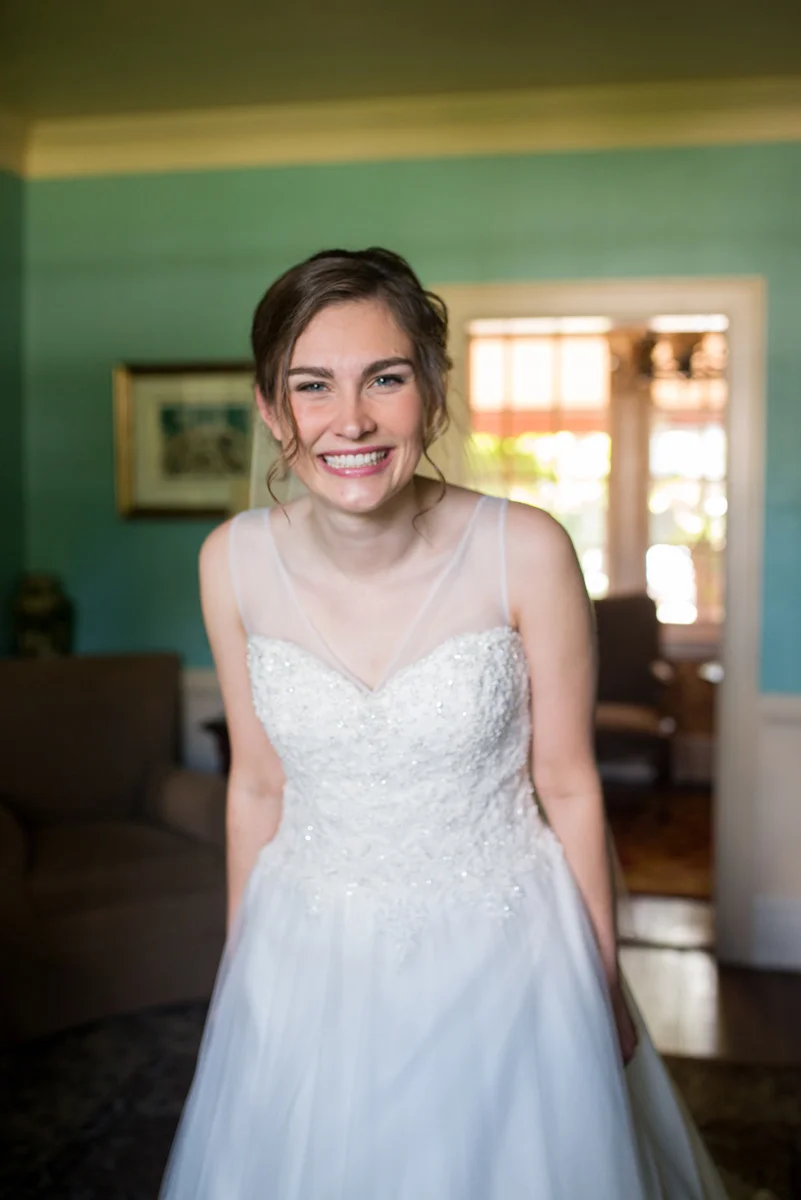 Emerald Green Classic Country Club Wedding | Bride Getting Ready