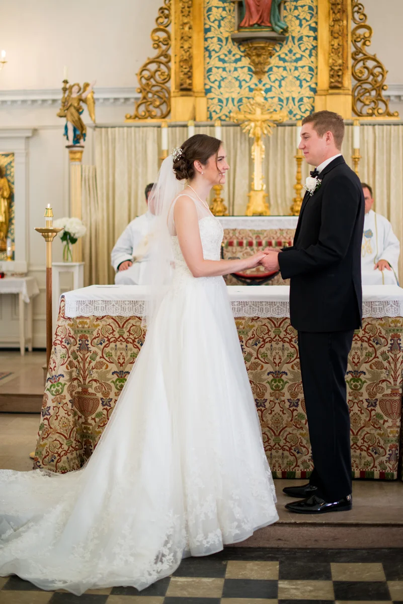 Emerald Green Classic Country Club Wedding | Traditional Catholic Nuptial Mass