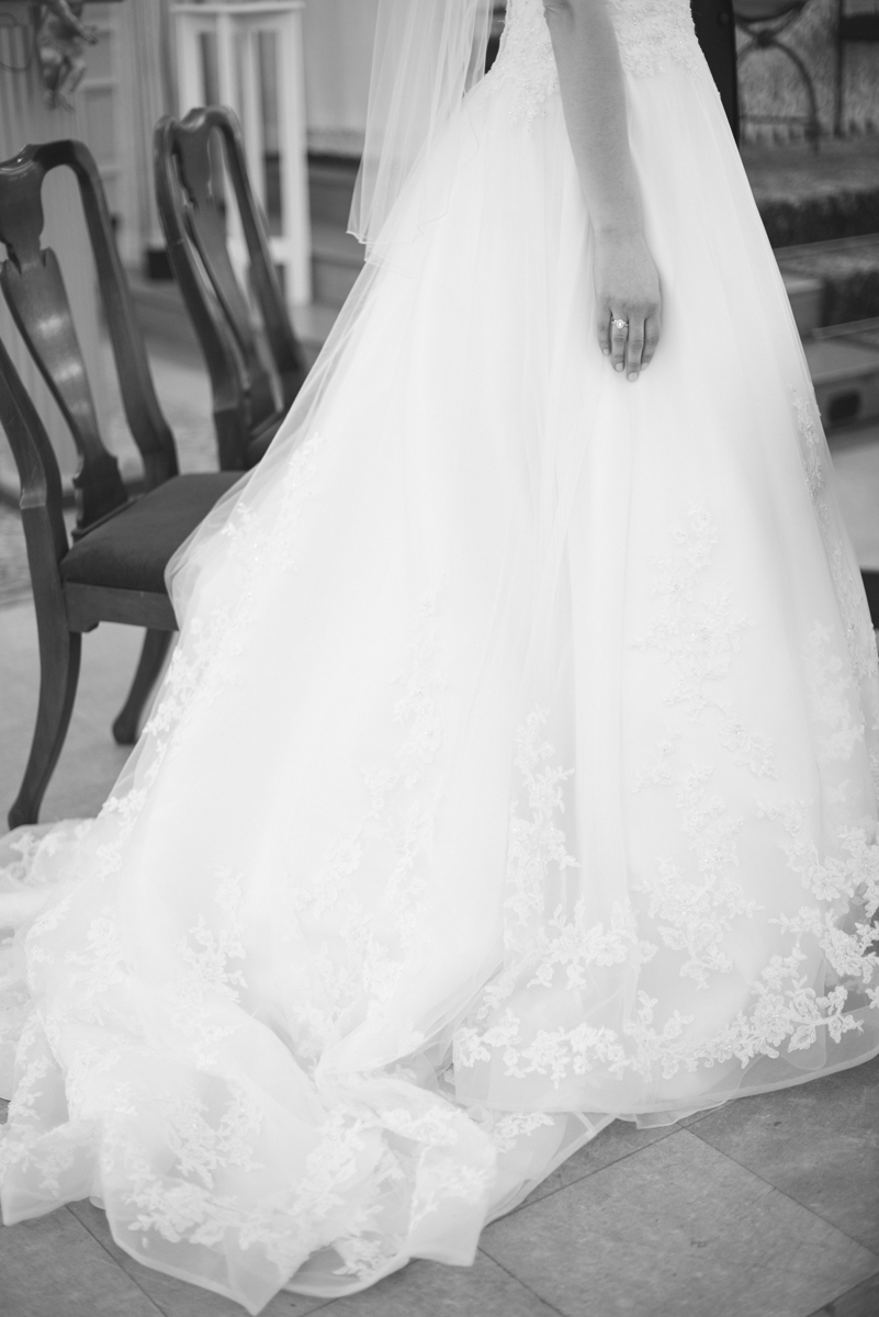 Emerald Green Classic Country Club Wedding | Traditional Catholic Nuptial Mass