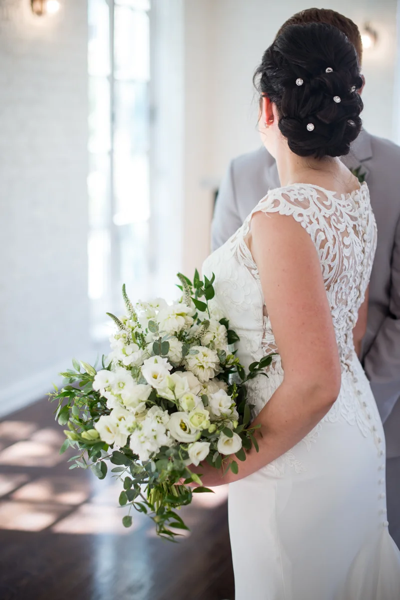 Minimalist White and Green Summer Wedding | Bride and Groom Portraits