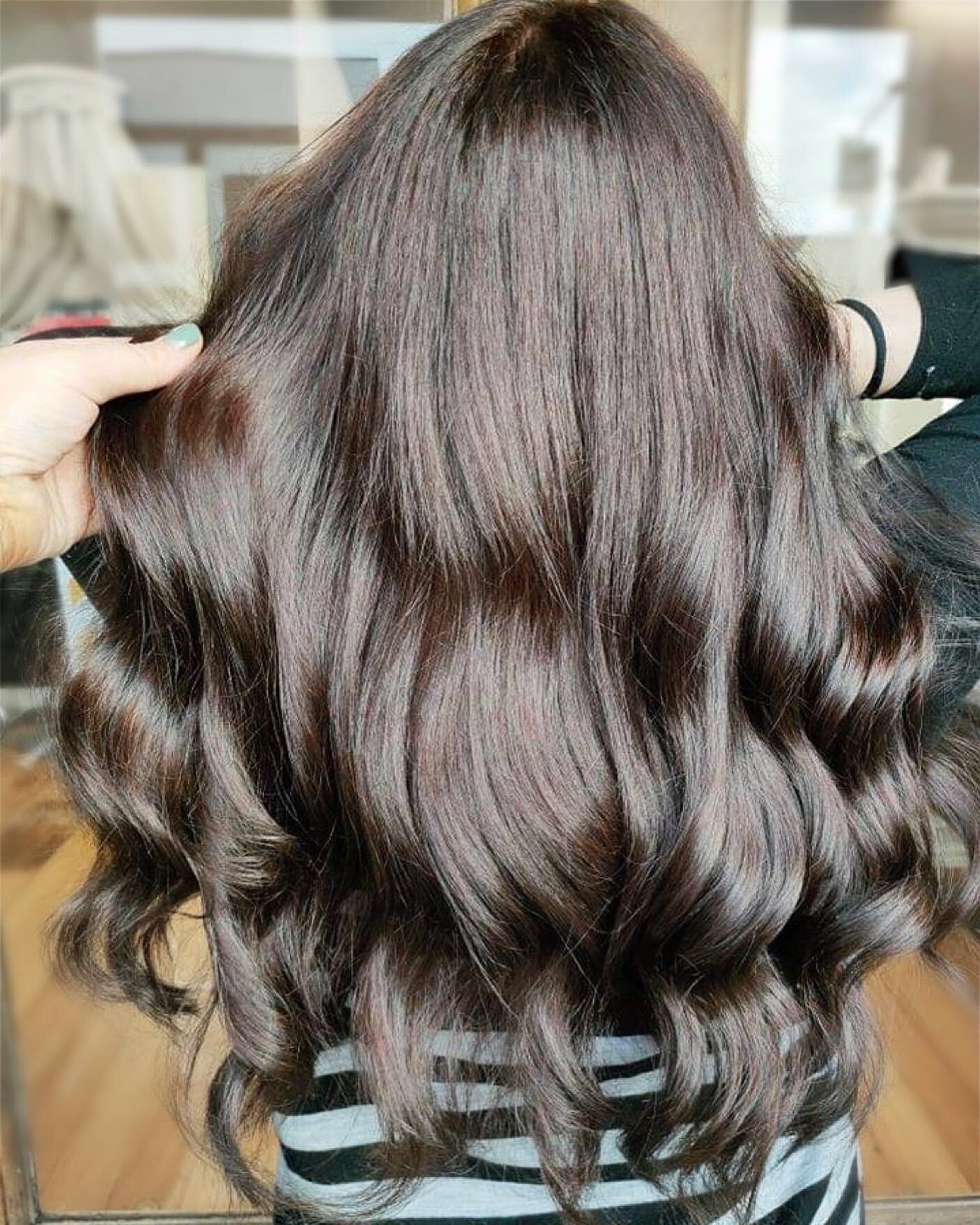 ⁣💕THAT SHINE! THAT COLOUR! 💕

Having the colour of your dreams is one thing... but healthy hair is just as important and a crucial part of creating your dream hair colour. 

Professional products are made with high quality ingredients and nourish t