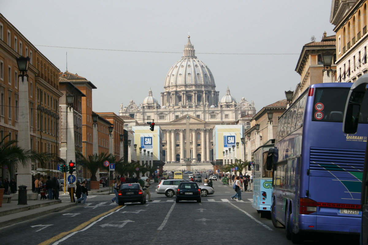 day2-rome-road to vatican city006.jpg