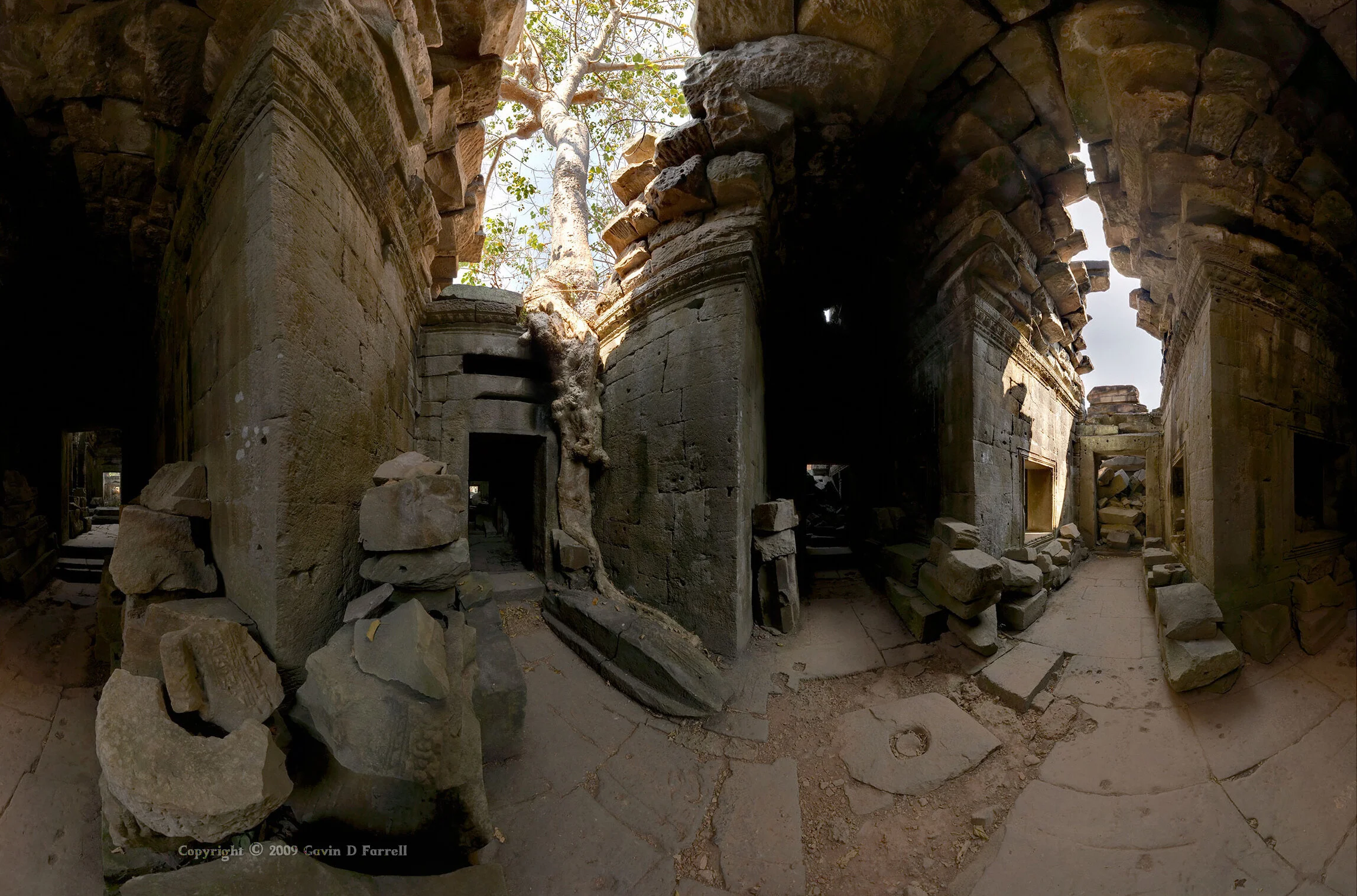 inner-sanctum-of-preah-khan-angkor_4014577564_o.jpg
