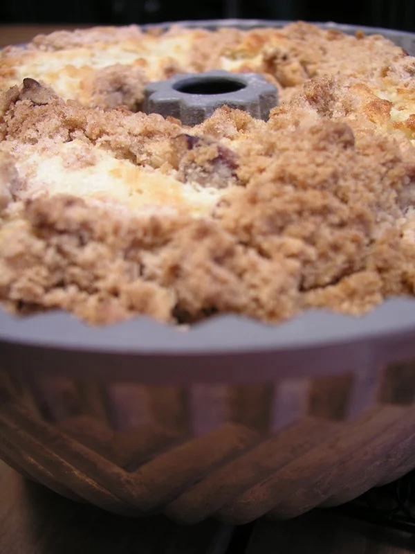 georgehirsch-coffeecrumbcake2.jpg