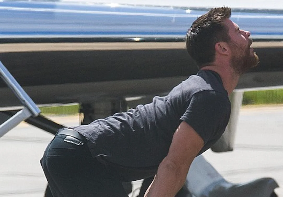 hemsworth-butt.jpg