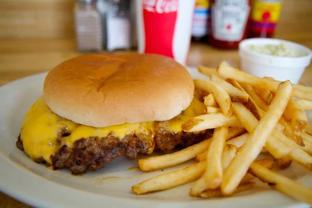 clauds_burger_tulsa.jpg