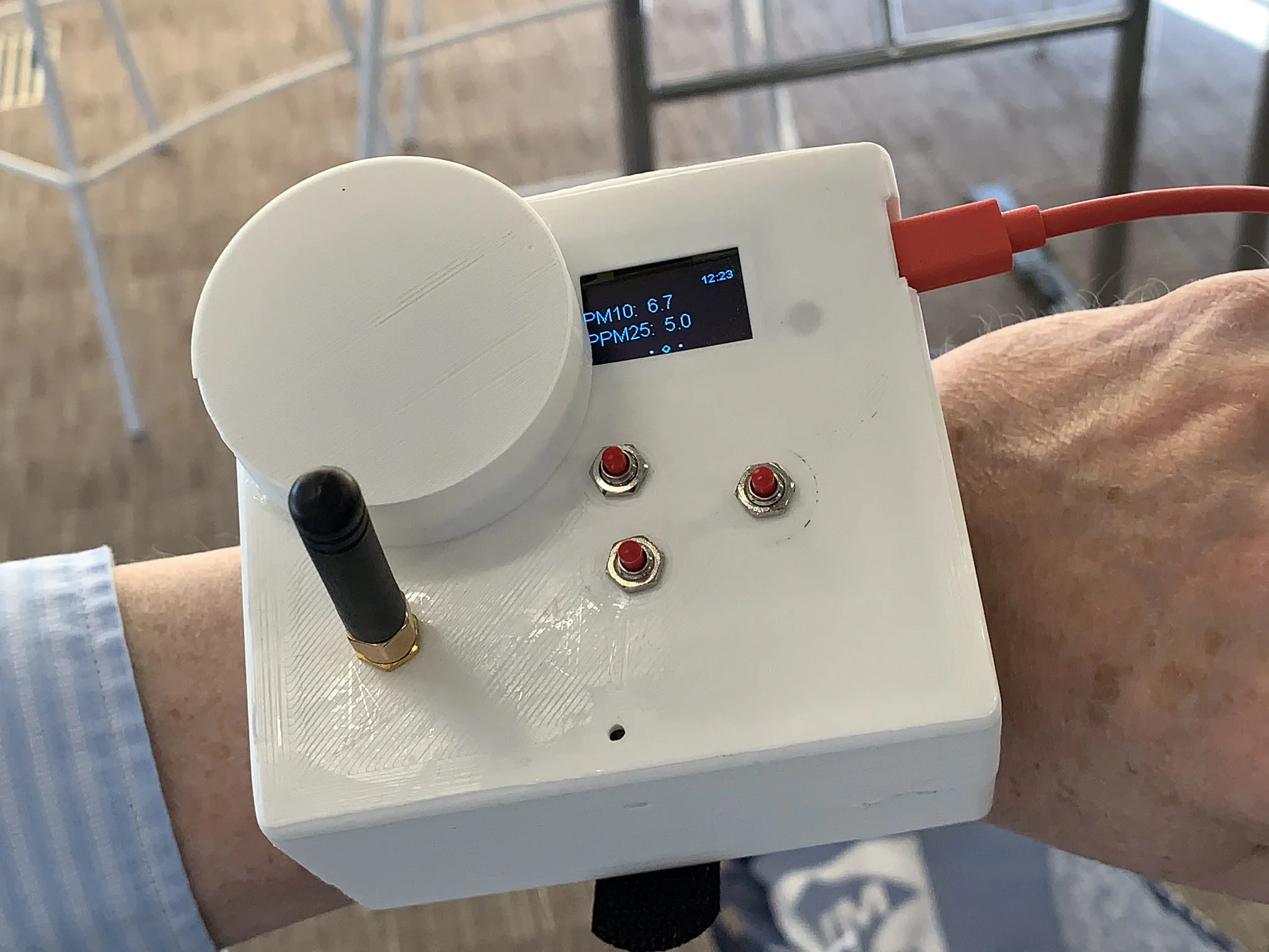 The watch in use showing the all-important dust levels…