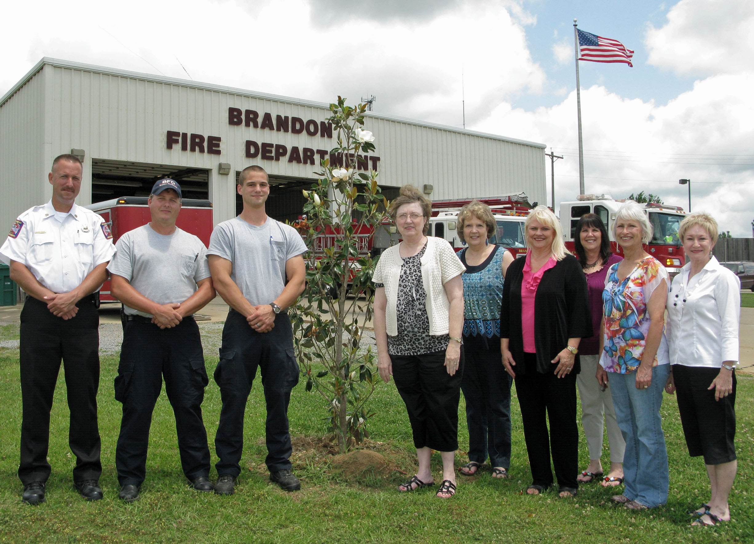  BRANDON GARDEN CLUB DONATES&nbsp;MEMORIAL&nbsp;TREE&nbsp;FOR ARBOR DAY  Brandon Garden Club (BGC), The Garden Clubs of Mississippi, Inc., planted a Little Gem Magnolia&nbsp;tree&nbsp;at Brandon Fire Station #1 on Marquette Road for Arbor Day.&nbsp; 