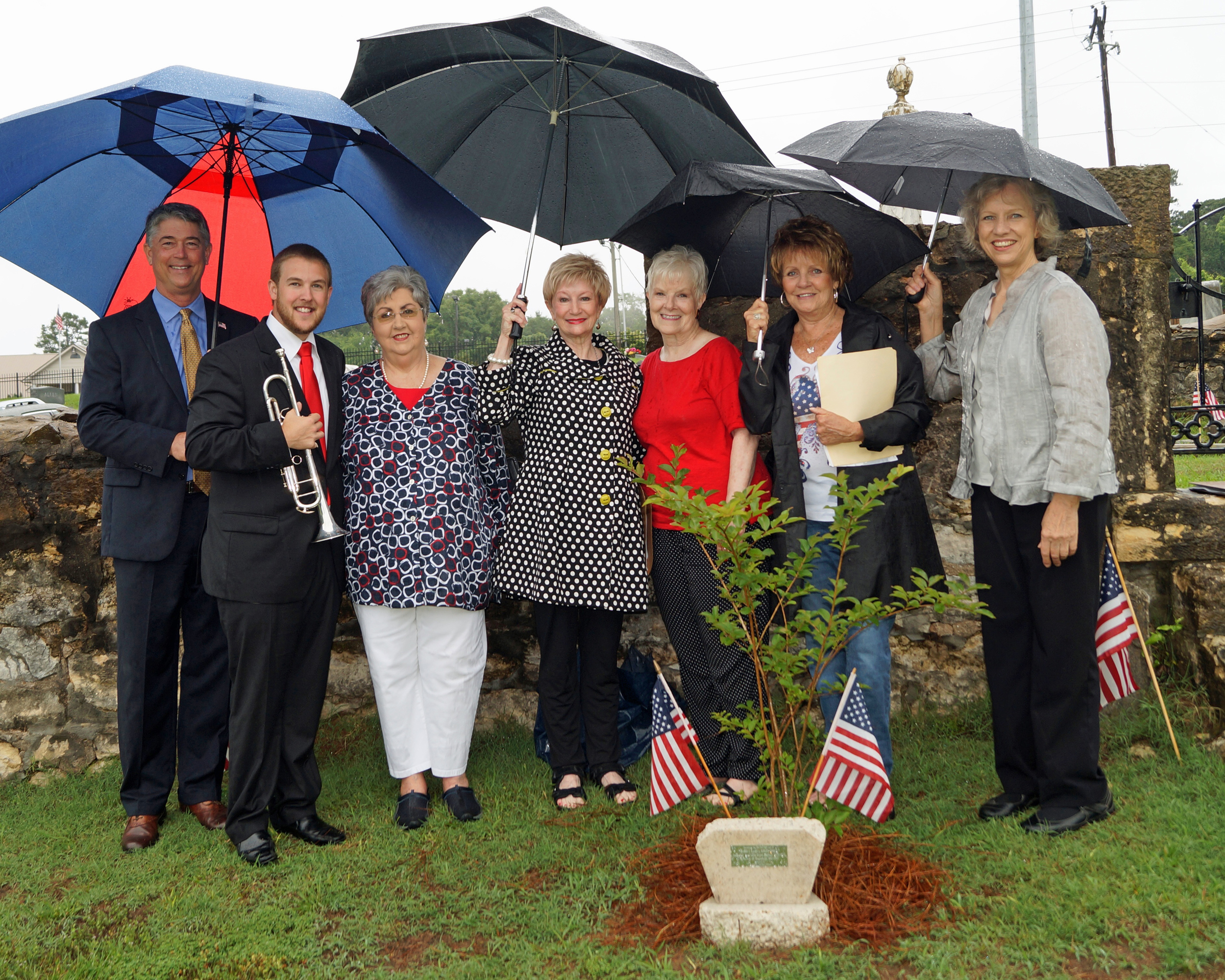   BRANDON GARDEN CLUB DEDICATES&nbsp;MEMORIAL&nbsp;TREE    Brandon Garden Club (BGC) planted and dedicated a crape myrtle&nbsp;tree&nbsp;in Old Brandon Cemetery in memory of Robert Lowry, Governor of Mississippi from 1881-1889.&nbsp; Participating in