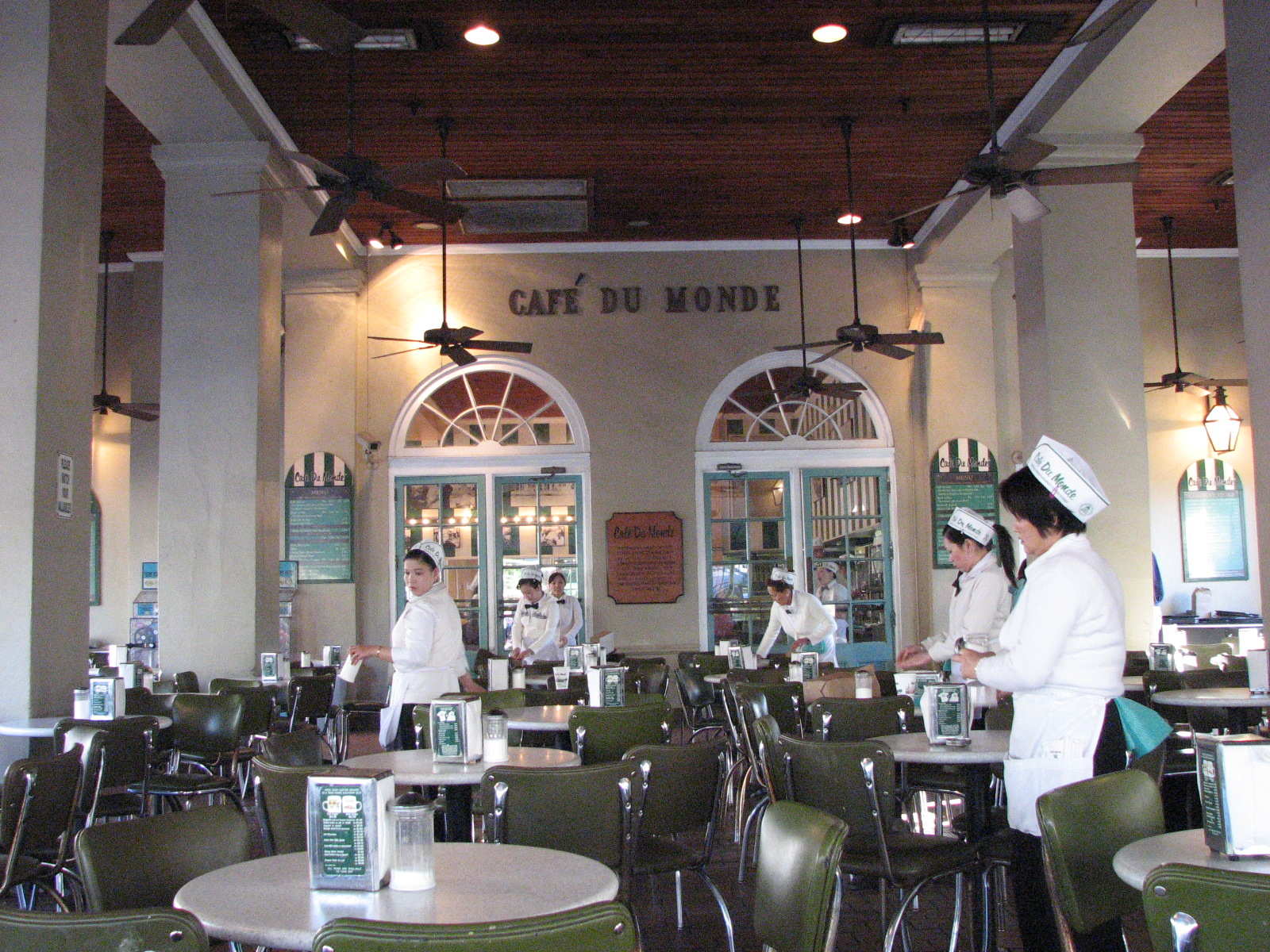 Cafe du Monde 2.JPG