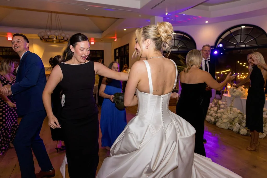 spanish-hills-country-club-wedding-camarillo-bride-dancing.jpg