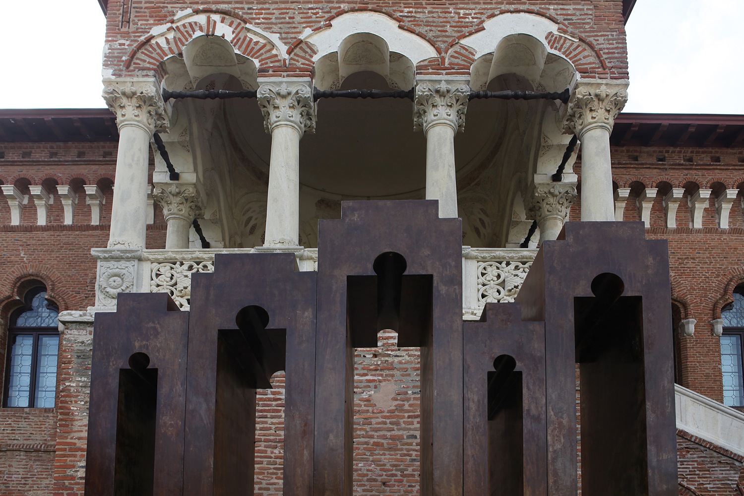2014 — RETROSPECTIVE RAMNICEANU "MARKS" / "ARTE, CARTE SI CAPRICII"