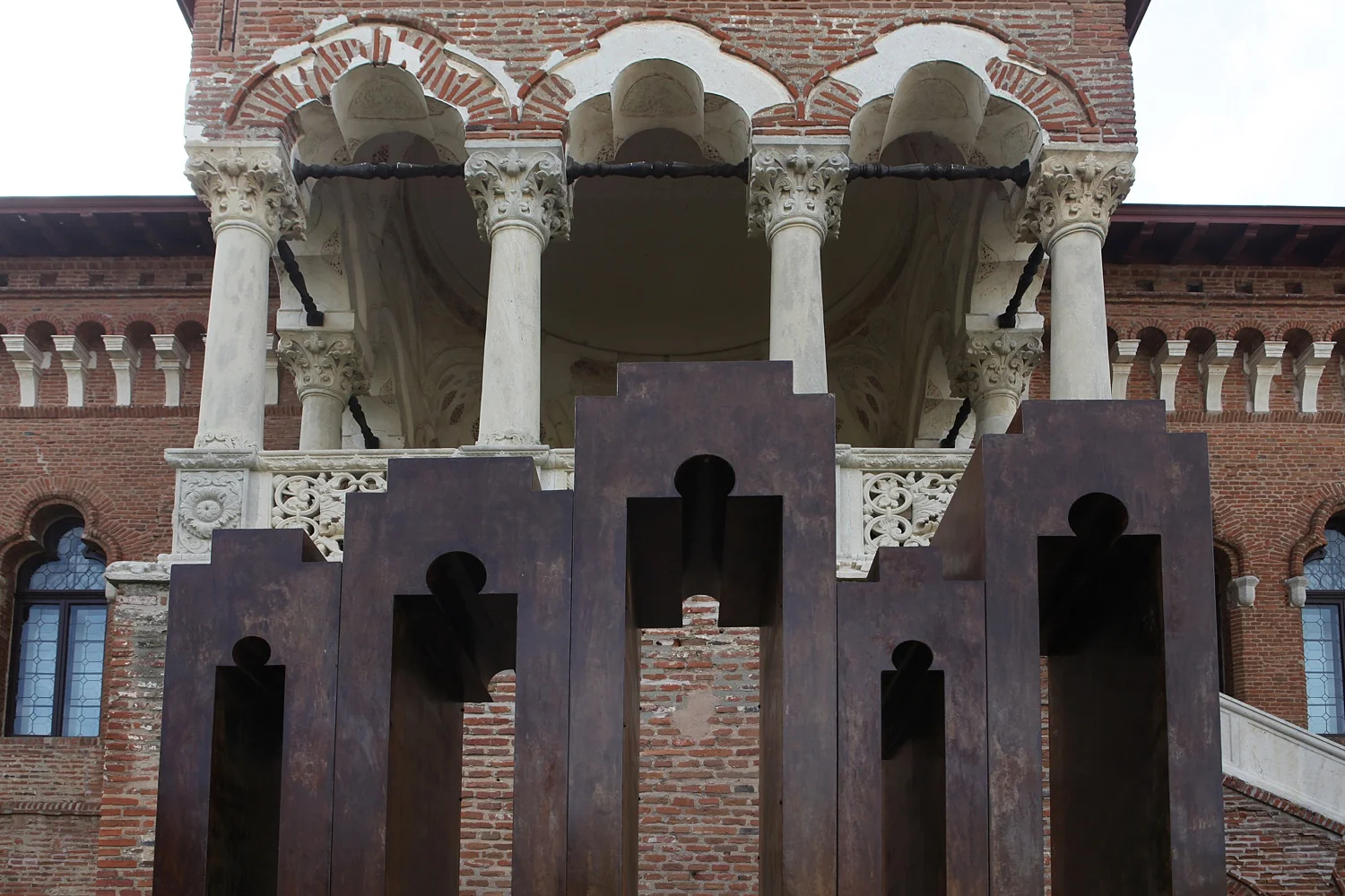 2014 — RETROSPECTIVE RAMNICEANU "MARKS" / "ARTE, CARTE SI CAPRICII"