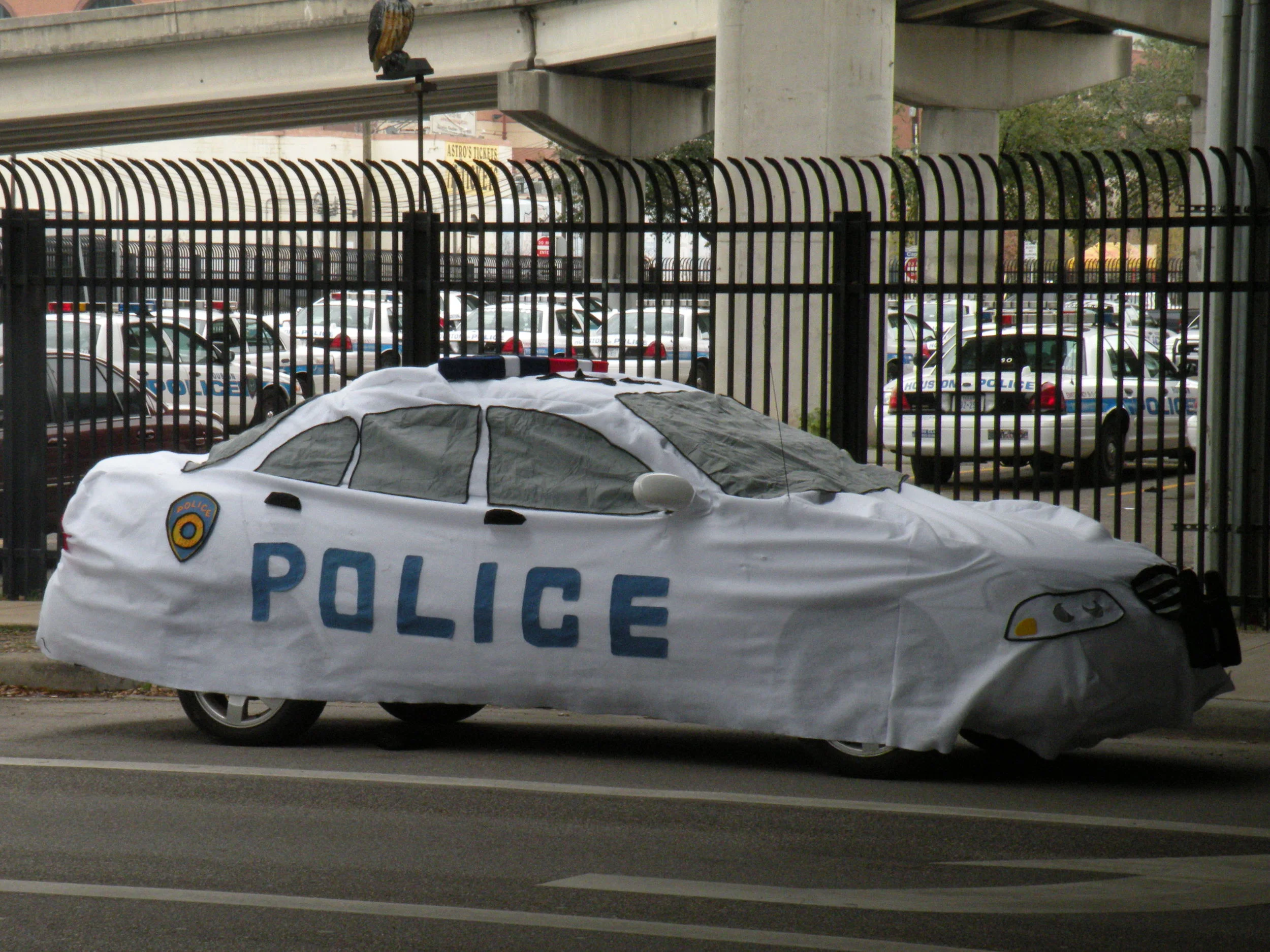 policecarcover03.JPG