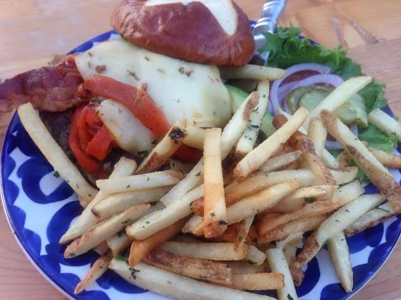 exile brewing burger.jpg