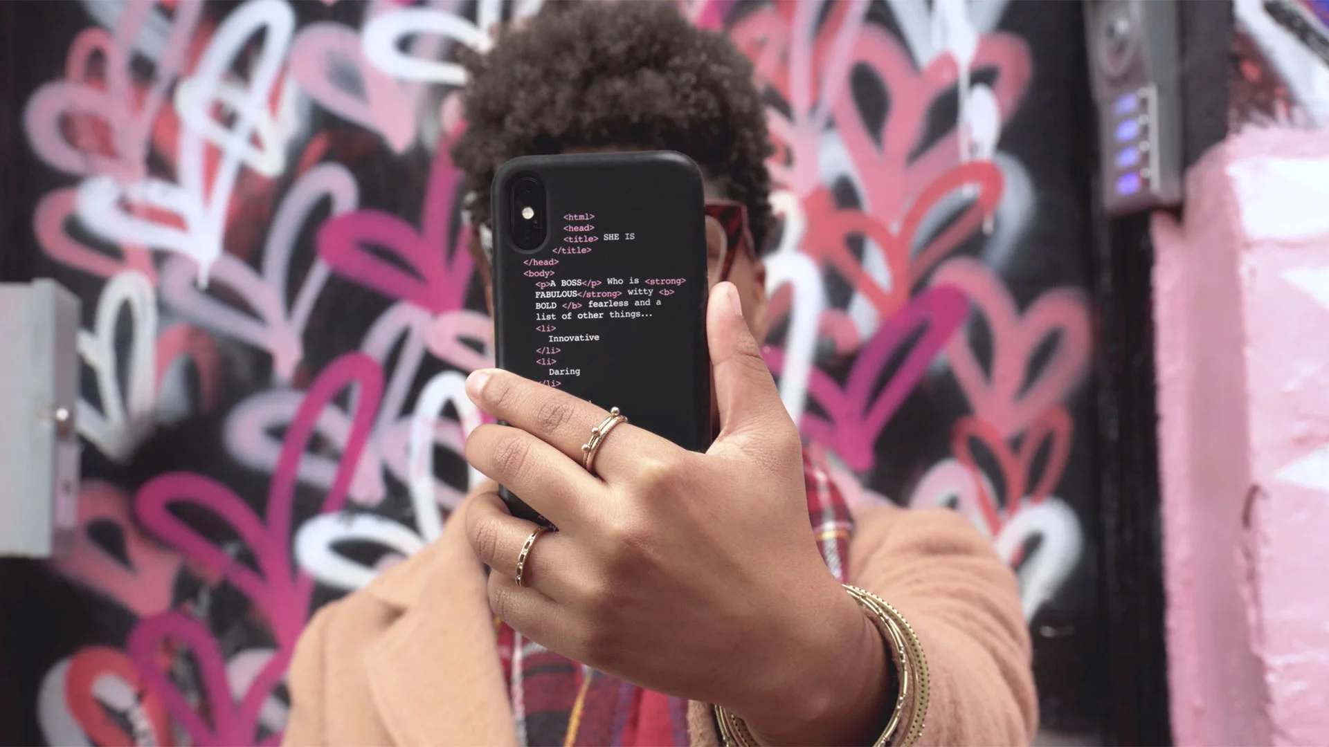 web-girlcode.jpg