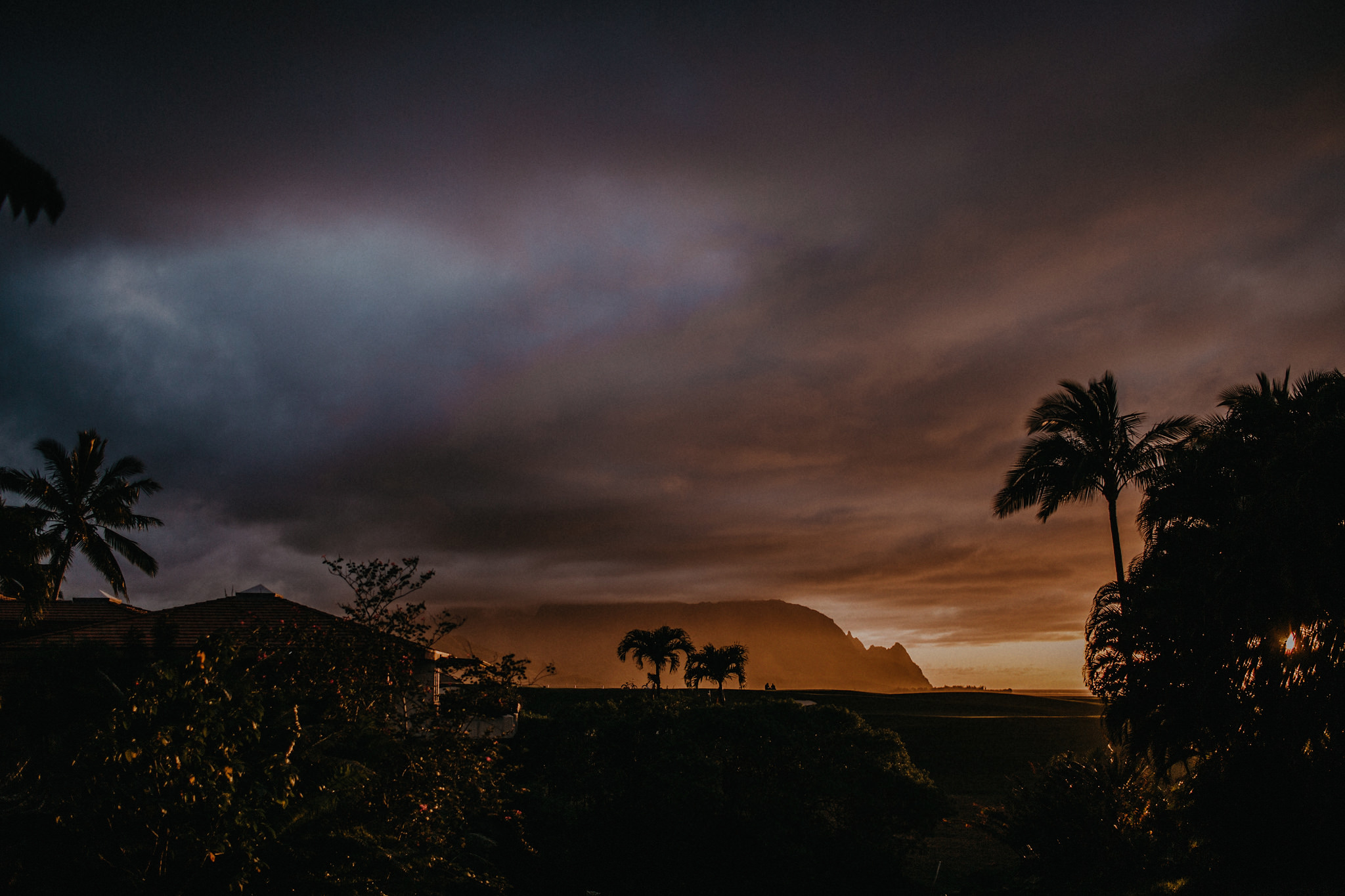 hawaii kauai elopement queens bath sunset photo