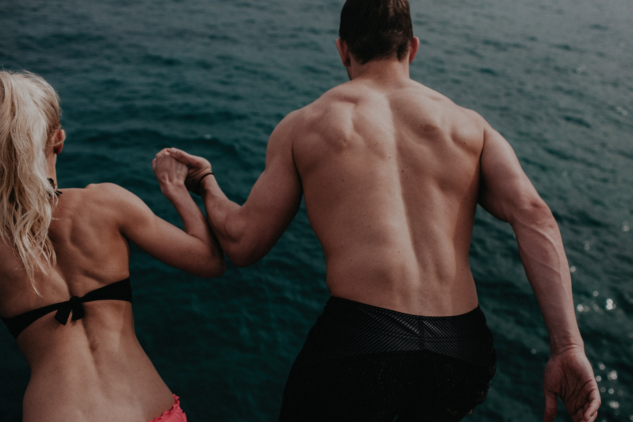 hawaii kauai elopement cliff jumping bride groom photo