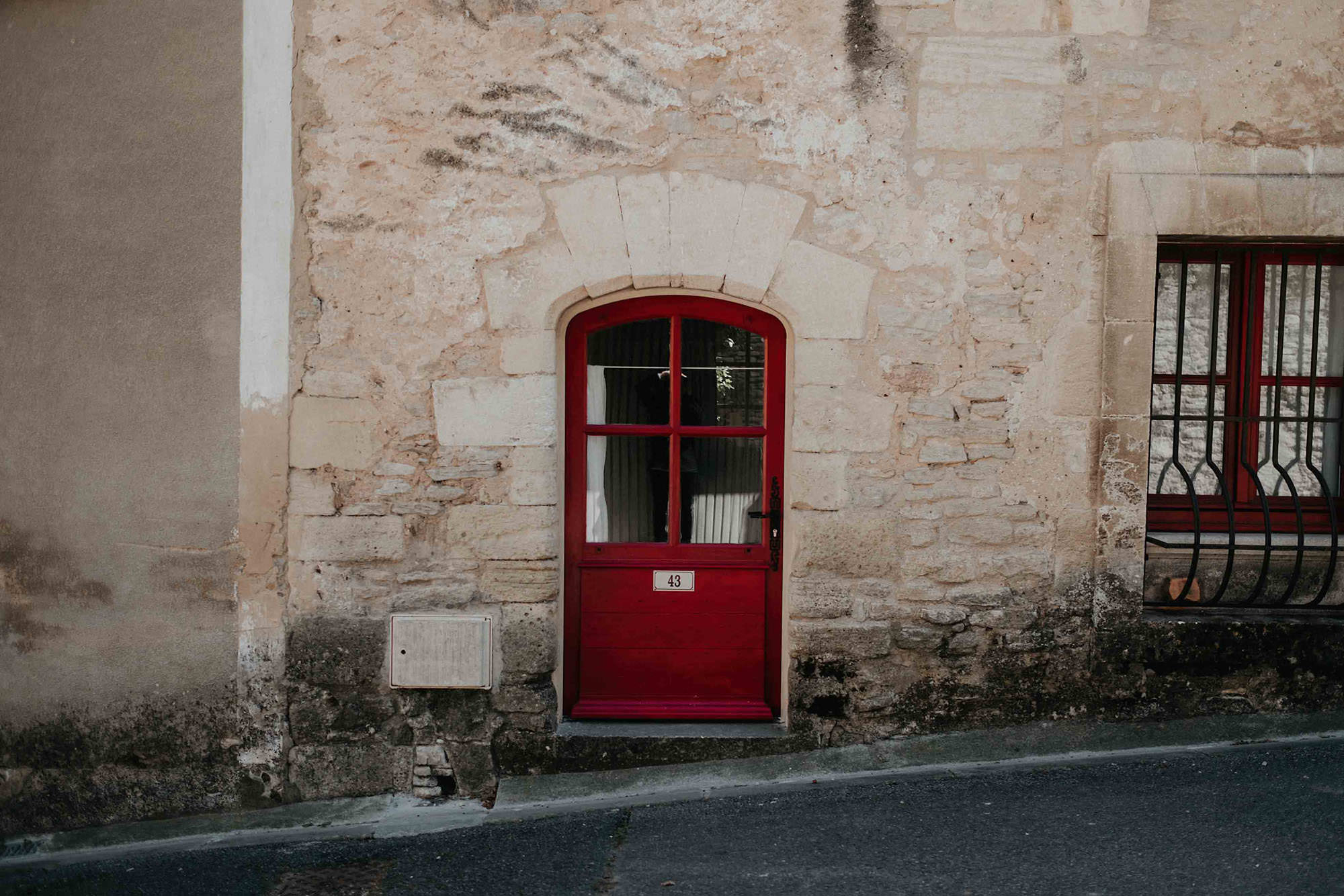 goult provence france city door photo