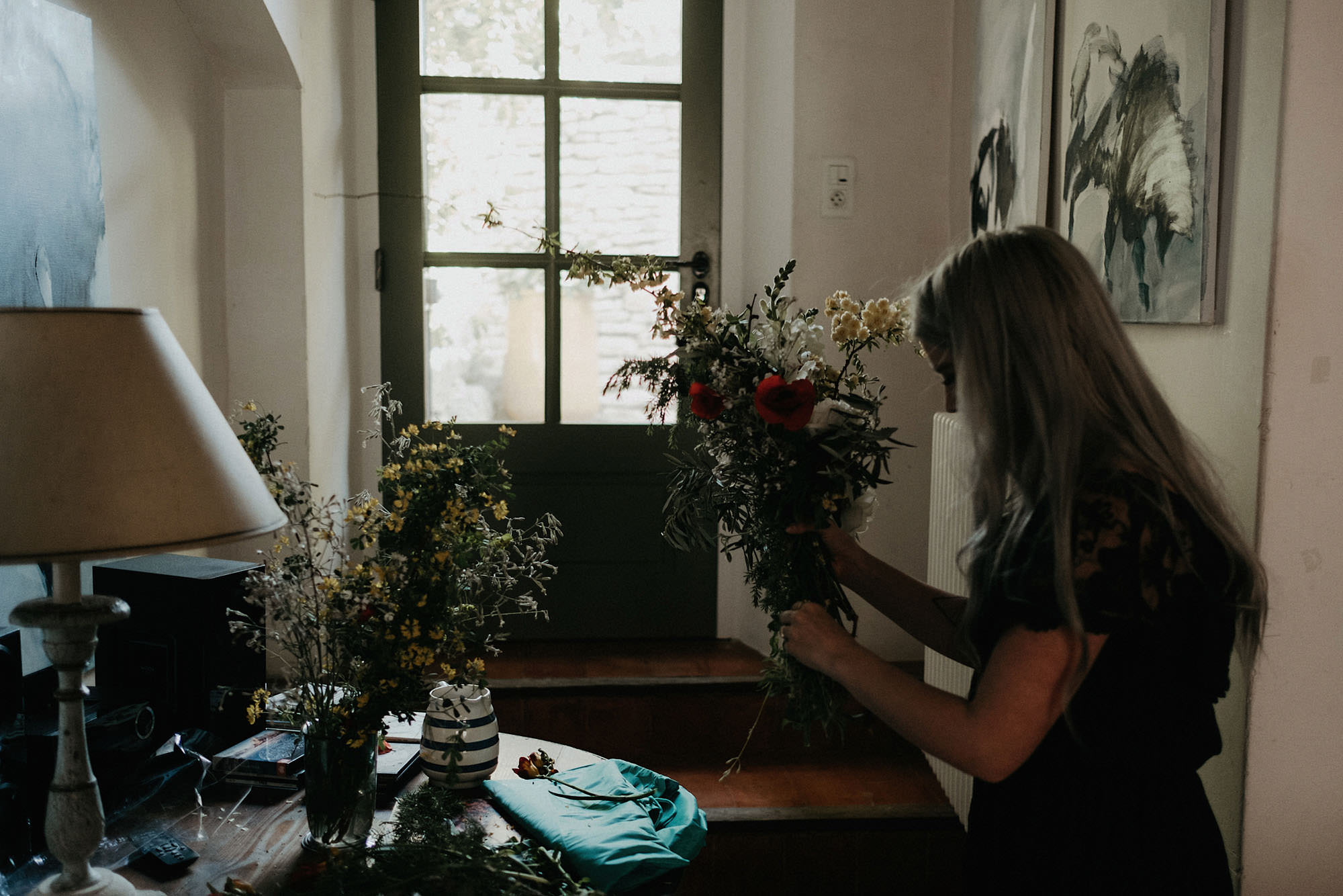 goult provence france elopement bouquet flowers photo