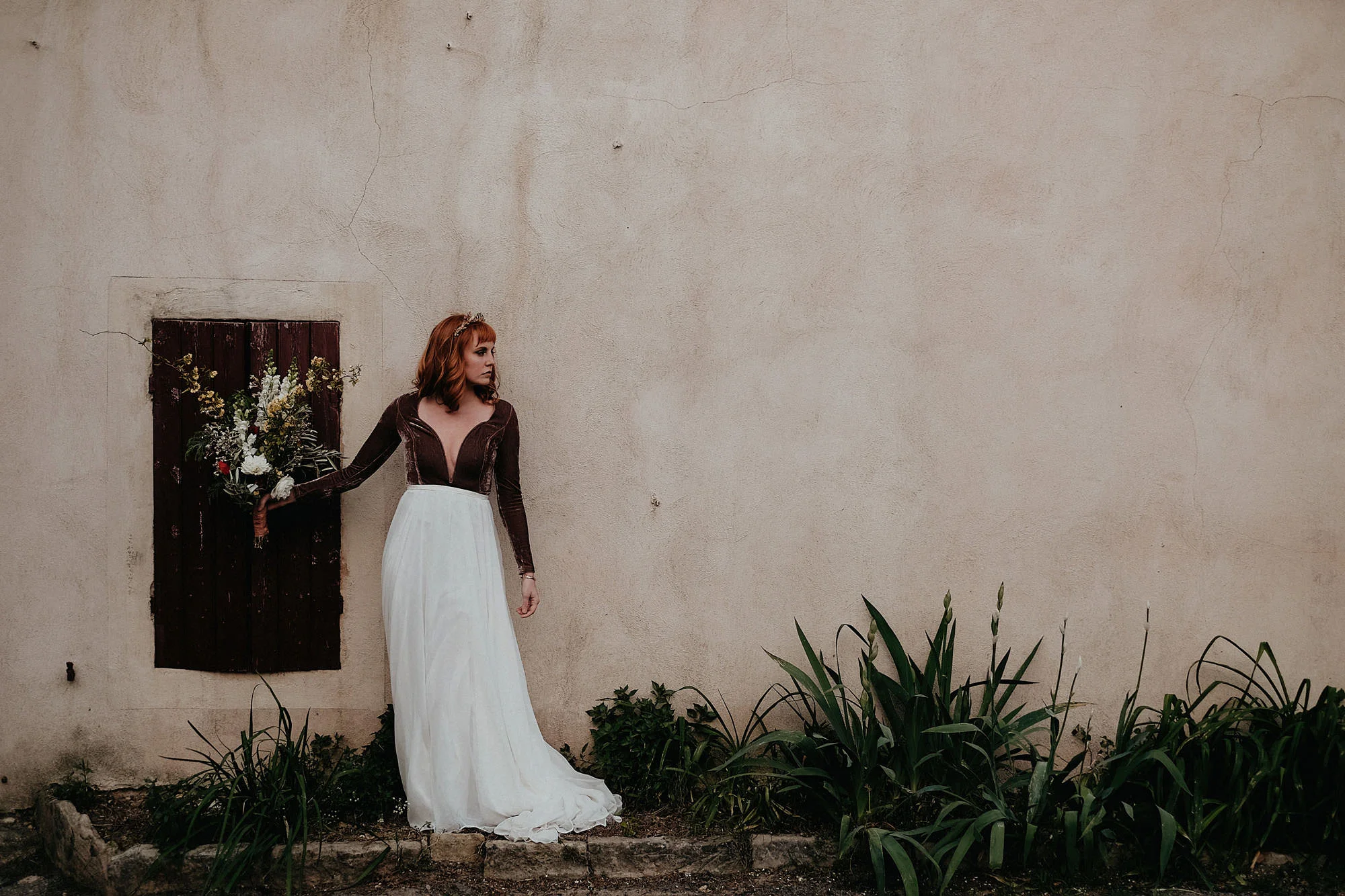 goult provence france elopement vow renewal bride bouquet photo