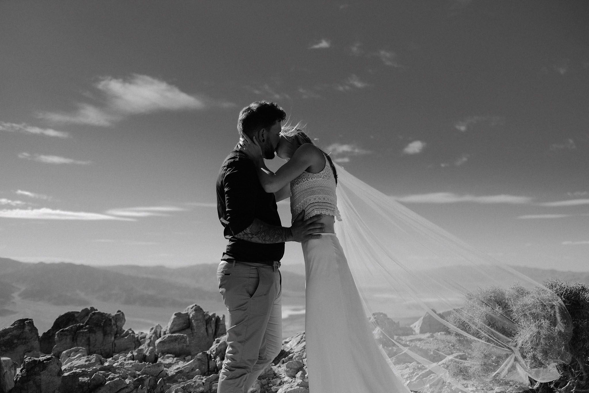 death valley adventure elopement wedding photographer national park ceremony kiss