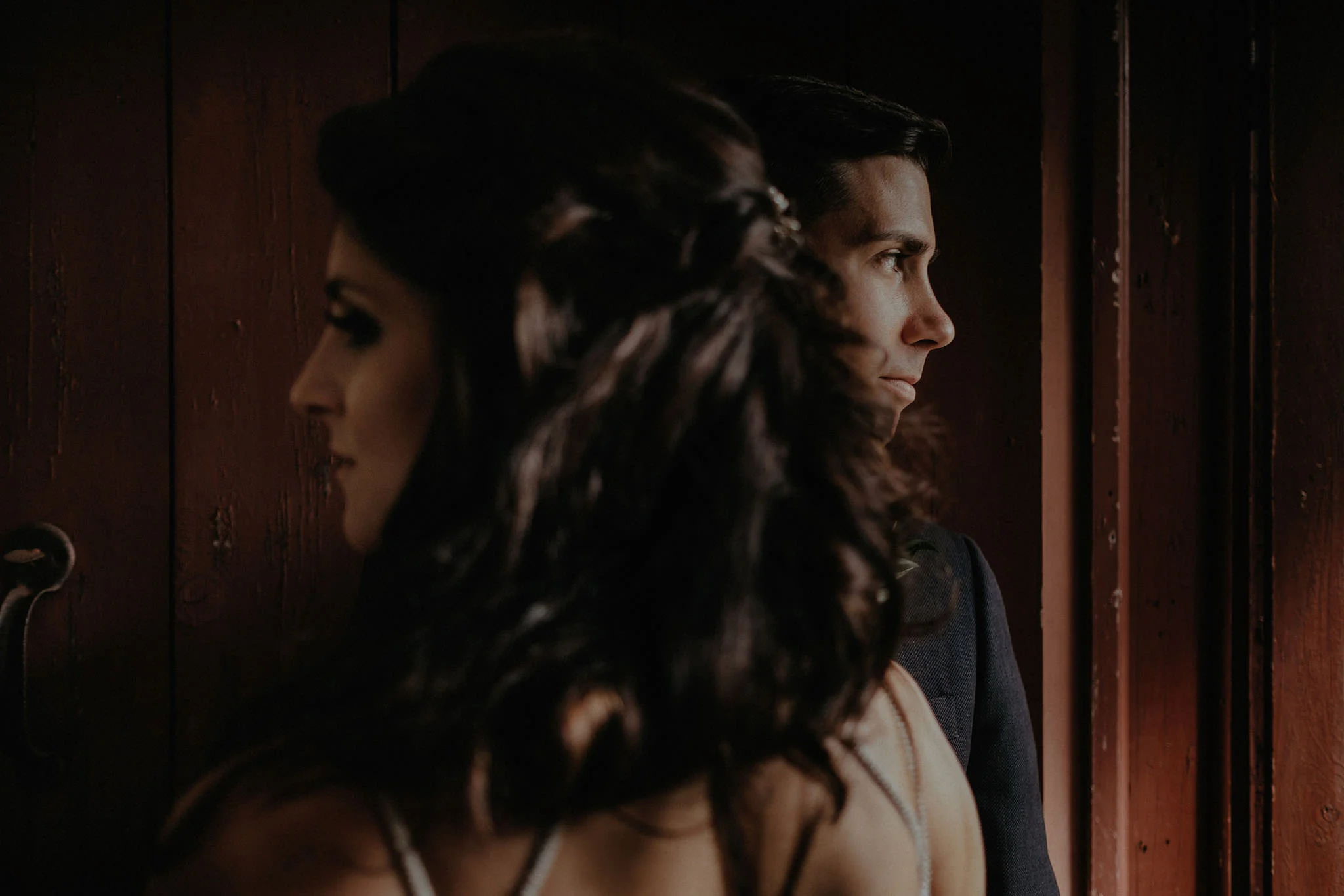 andover new jersey crossed keys estate adventure wedding photographer bride groom portrait