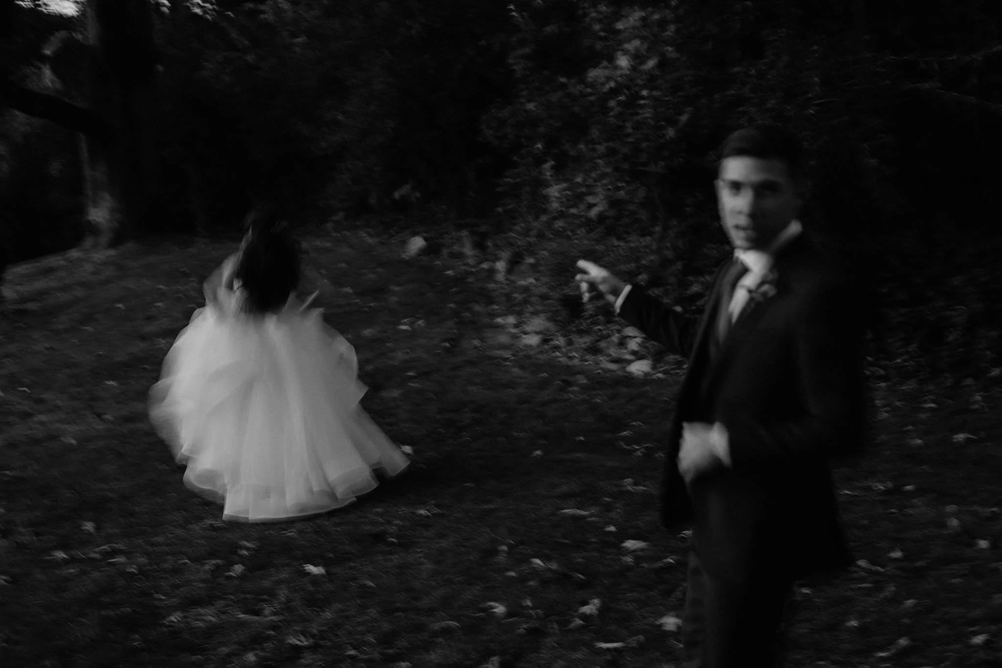 andover new jersey crossed keys estate adventure wedding photographer bride groom portrait running blurry
