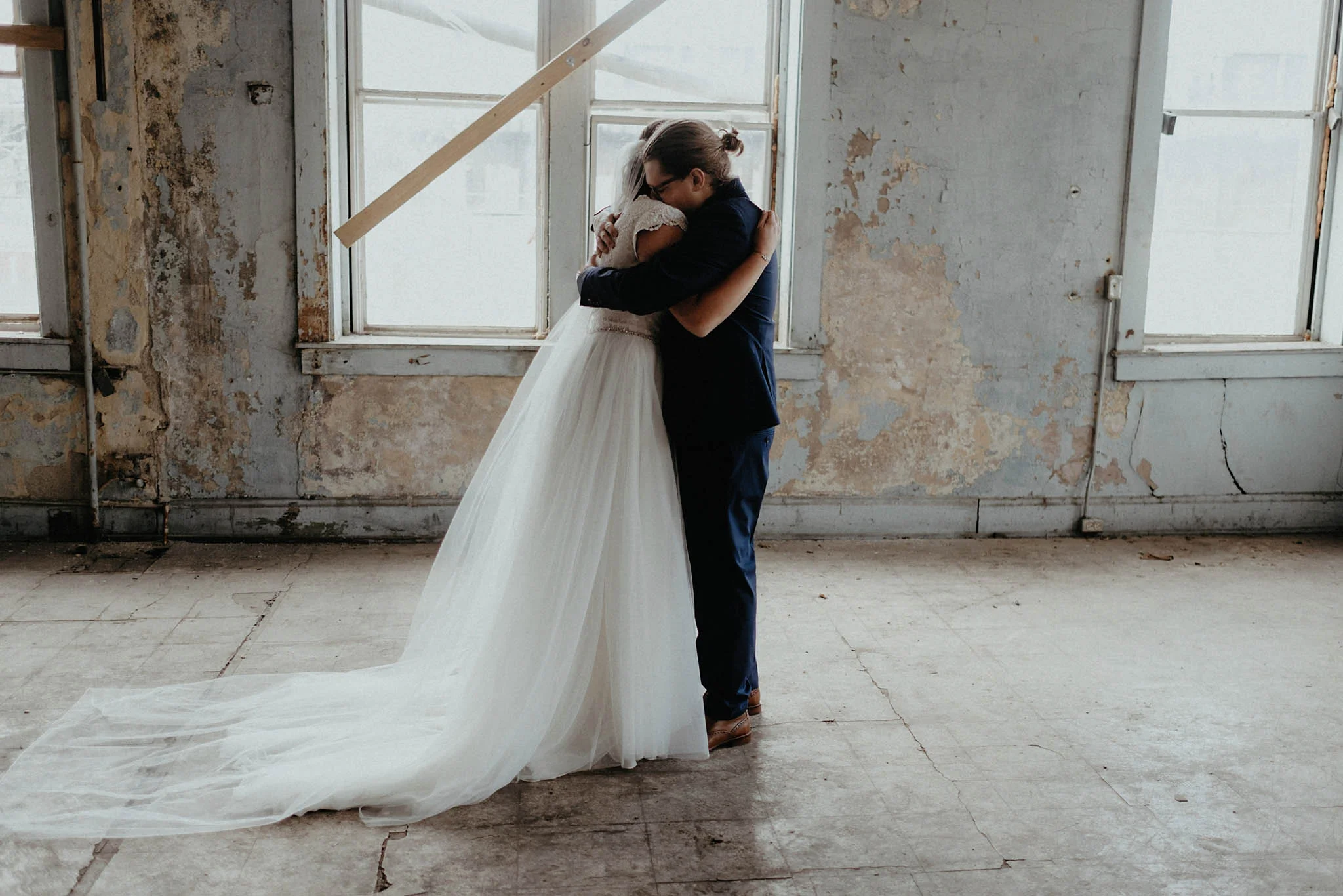 cincinnati warehouse wedding photographer bride and groom first look