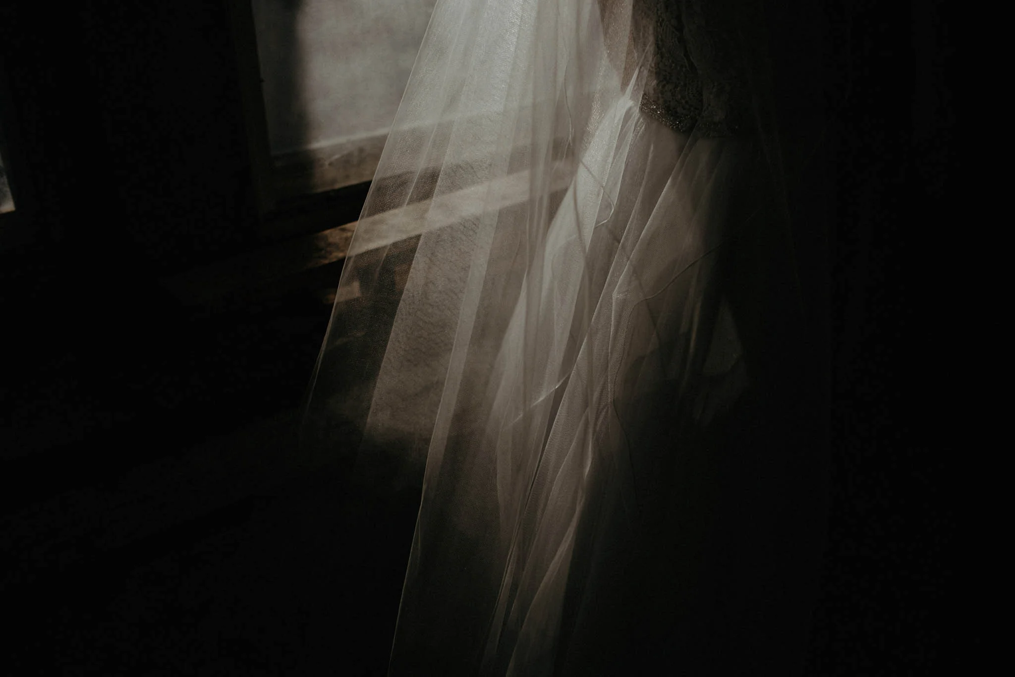 cincinnati warehouse wedding photographer bride dress shadow