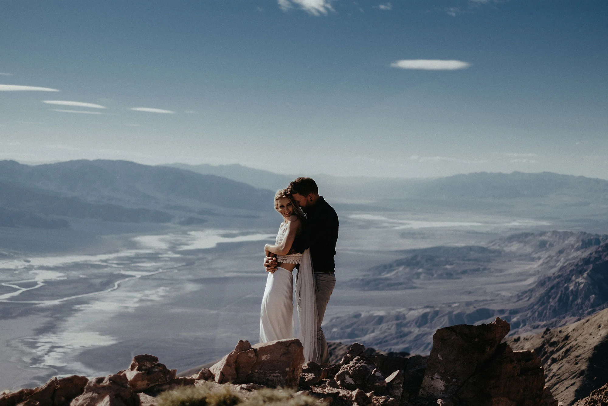 intimate wedding adventure elopement photographer death valley mountain couple sunset photo