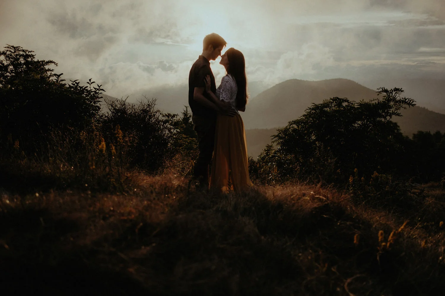Katie-Nathan-Asheville-Engagement-82_asheville_adventure_elopement_engagement_session_blue_ridge_mountains_black_balsam_knob_artistic_sunset_1500.jpg