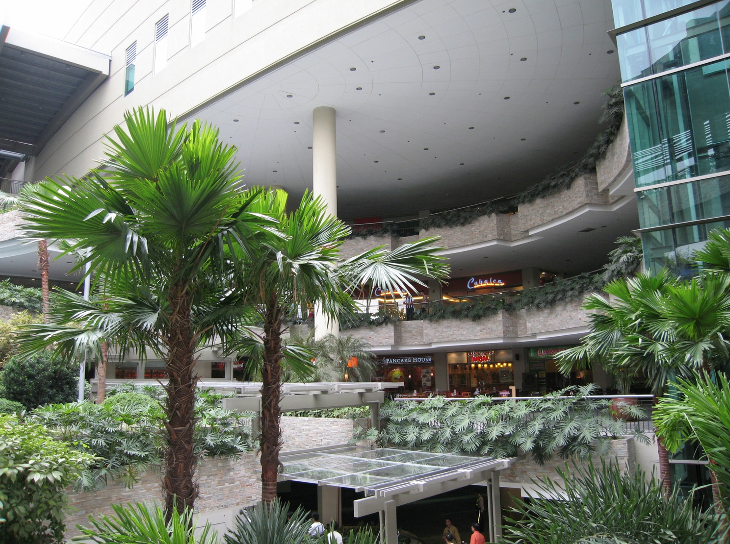 trinoma-02.jpg