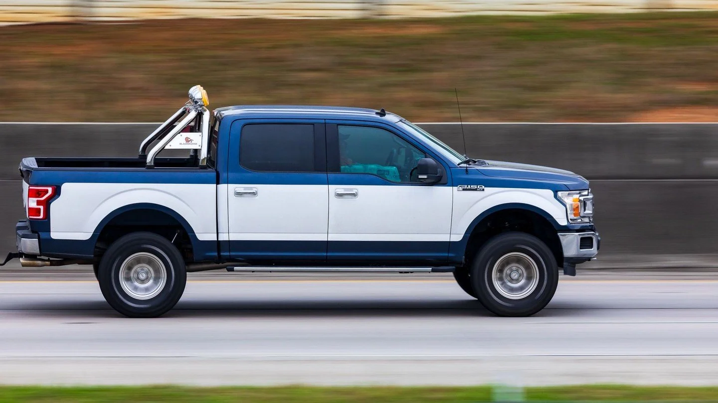 3.8.26/1&hellip;#ford #f150 #bfpretro #chevy #hhrpanel #dodge #ram3500 #ram1500 #cadillac #escalade #mercedesbenz #c350e #toyota #prius #toyotasienna #buick #buickenclave #chevy #chevytahoe #everydaycars #cars #carspotter #carphotography #panningshot