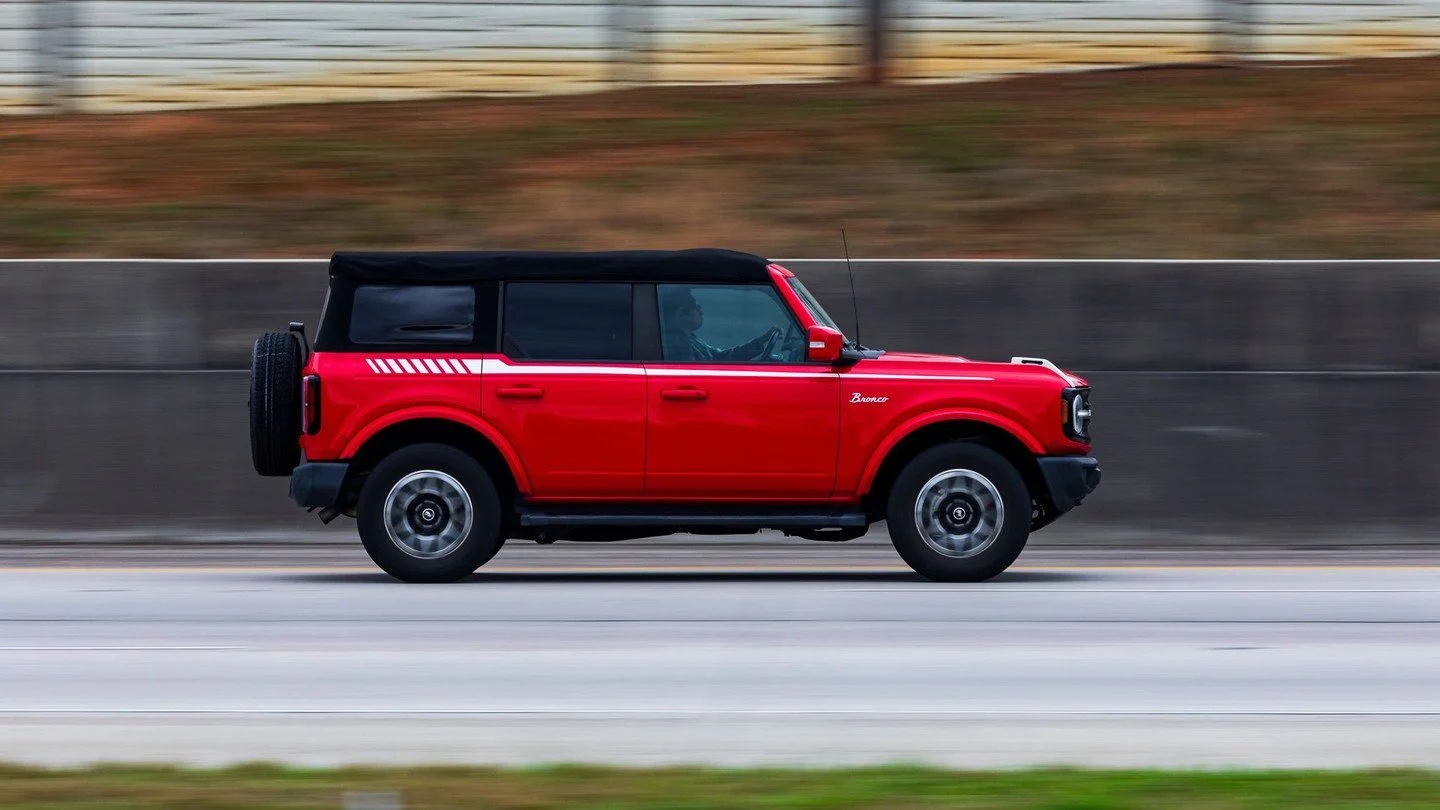 3.8.26/15.  #ford #fordbronco #volkswagen #arteon #rangerover #evoque #subaru #subaruforester #mazda #mazdacx50 #toyota #4runner #audi #audiq8 #dodge #ram1500 #audiq5 #everydaycars #cars #carspotter #carphotography #panningshot  #acuityphotography#ev