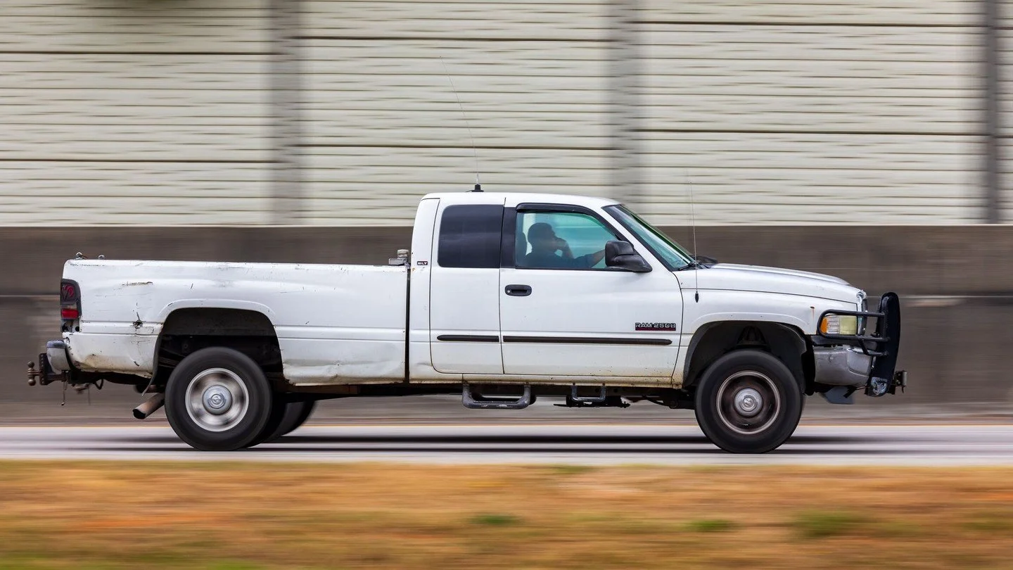 4.26.26/6&hellip;#dodge #ram2500 #chevy #chevytrailblazer #mini #miniclubman #jaguar #jaguarfpace #mercedesbenz #eclass #westernstar #chevy #c8corvette #toyota #rav4 #kia #kiaforte5 #lexus #es350 #carphotography #panningshot #everydaycars #cars #cars