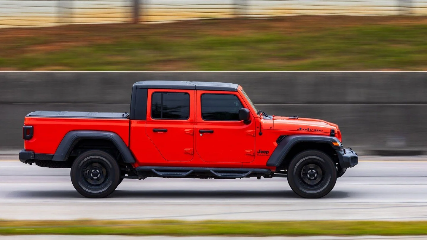 5.1.26/3&hellip;#jeep #jeepgladiator #ford #f150harleydavidson #infiniti #infinitii30 #chevy #camaro #mercedesbenz #jaycoterrain
#honda #hondacivic #volvotrucks #volvo #volvoxc90 #audi #audiq5 #lincoln #towncar #everydaycars #cars #carspotter #carpho