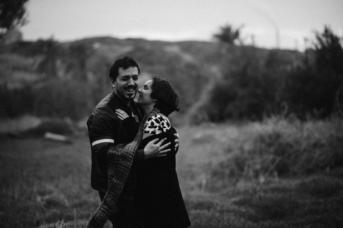 Intimate Toronto engagement beach