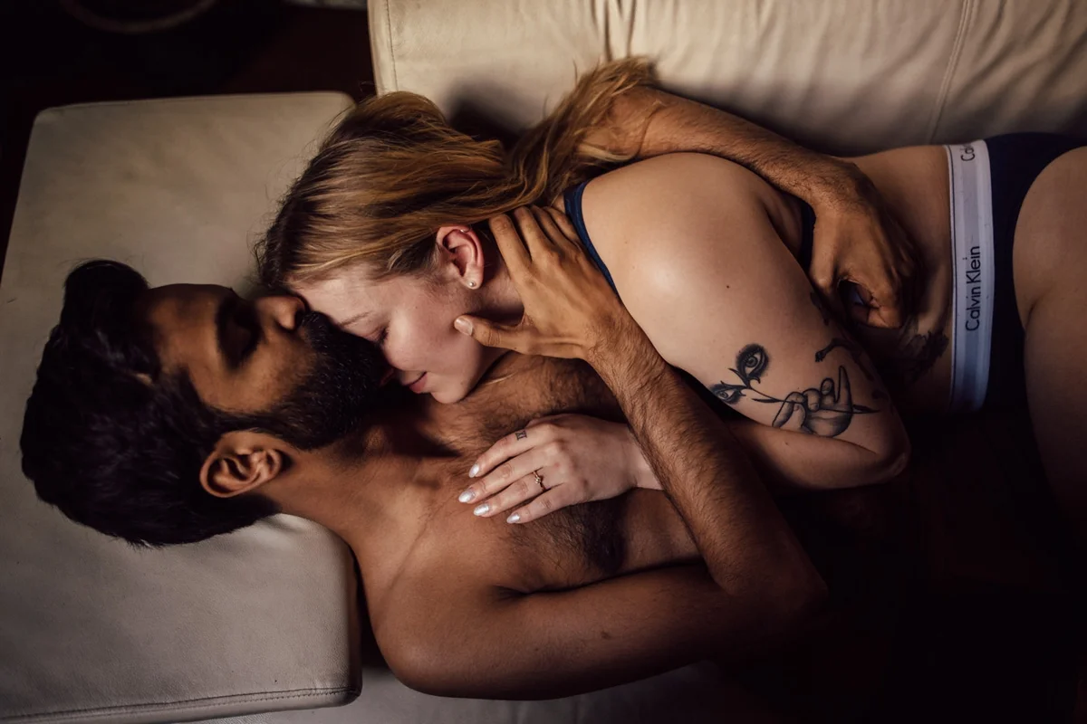 Toronto engagement snuggle session