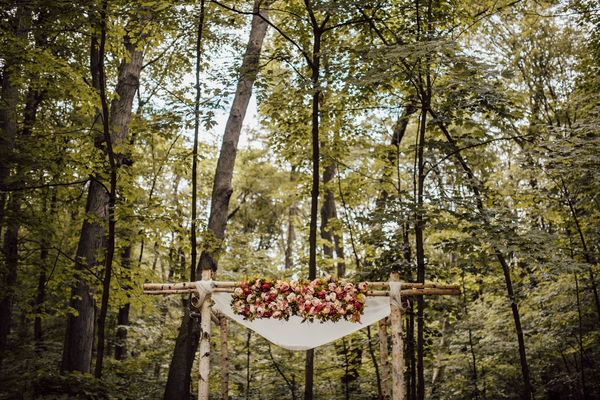 Outdoor flower alter