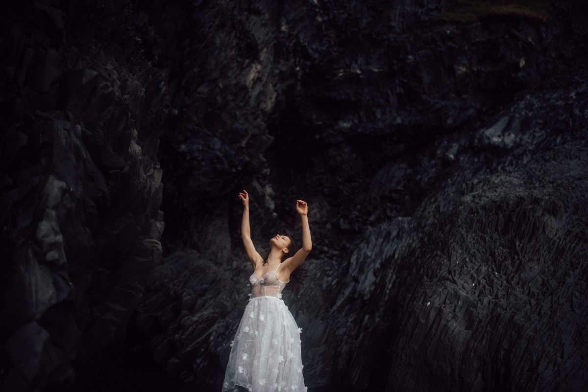 bride on black beach in vik