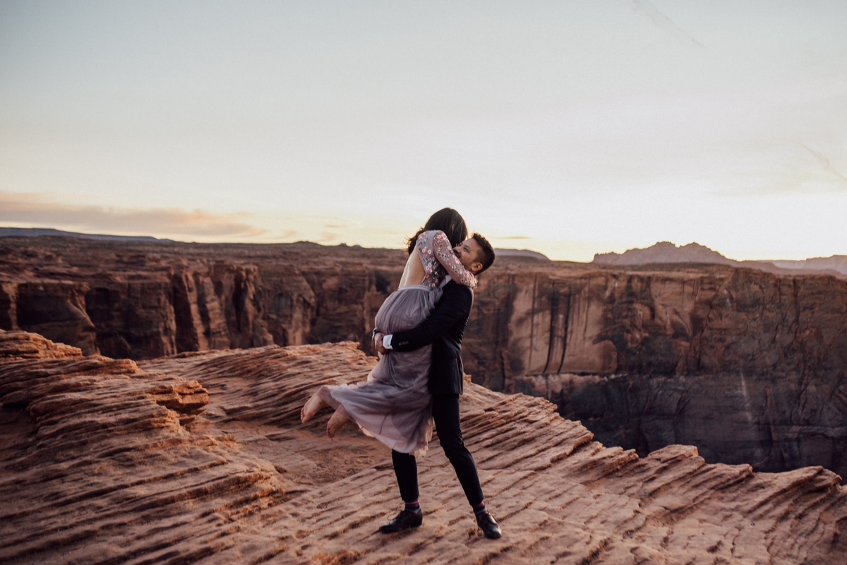 horseshoe bend engagement photos
