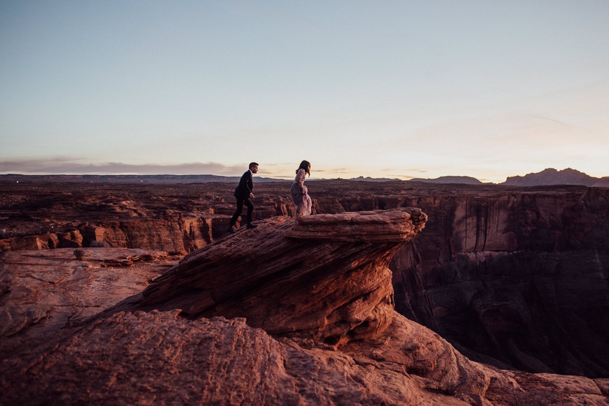 colourful engagement at horseshoe bend
