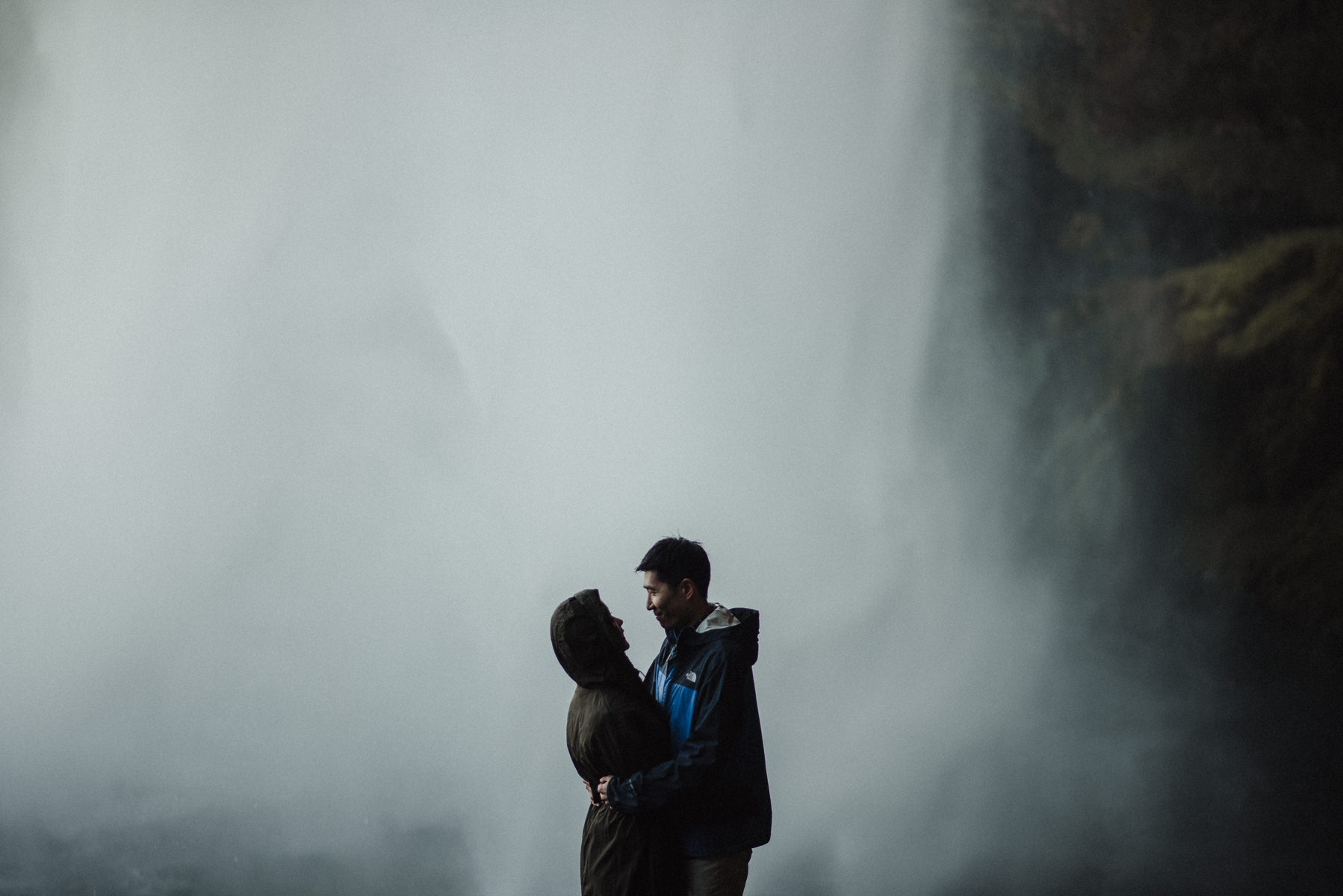 Adventurous seljalandsfoss session