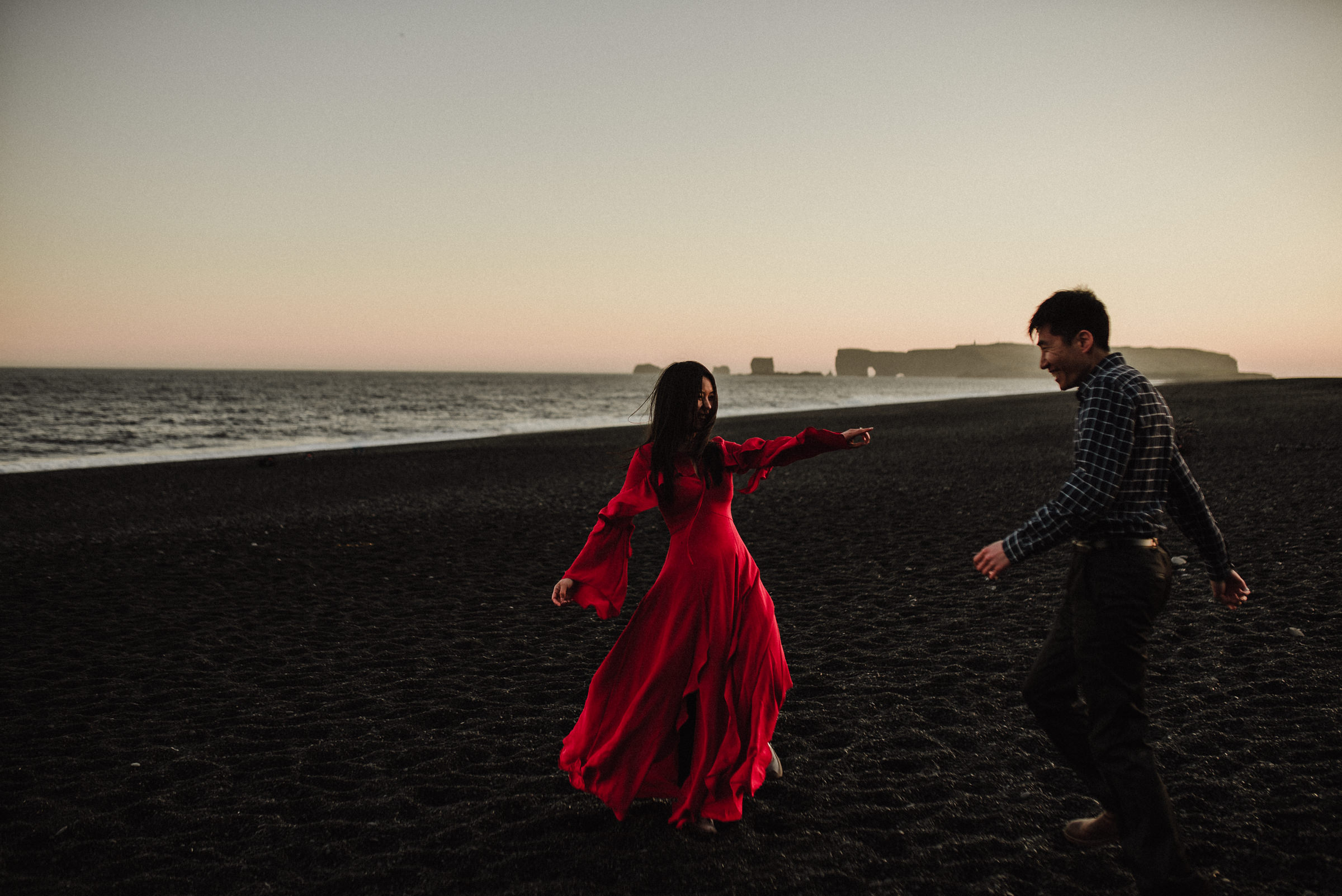vik beach wedding photos